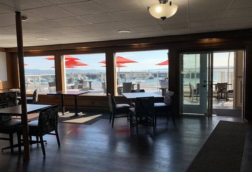 호스텔 Dockside Suites