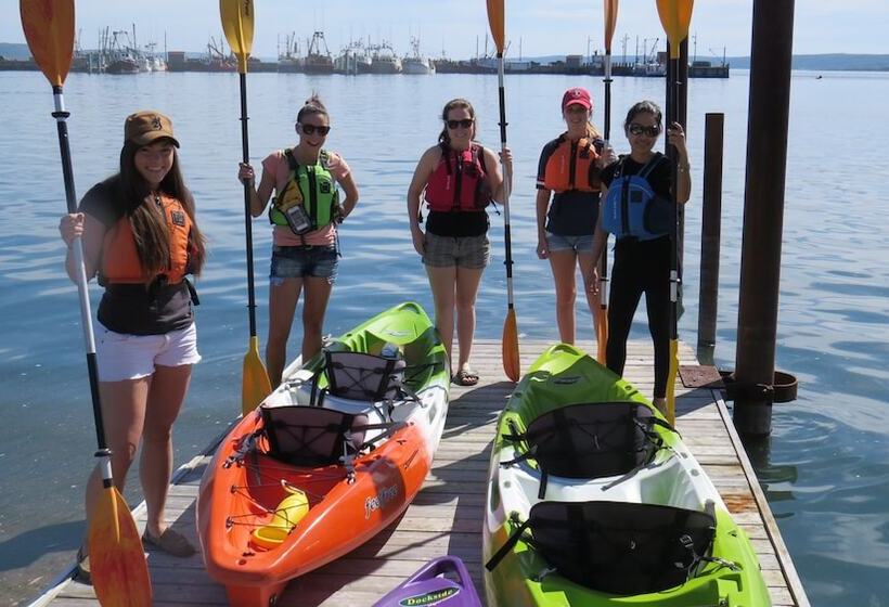 호스텔 Dockside Suites