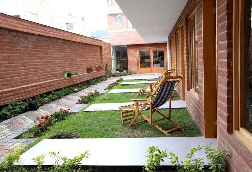 هاستل El Geranio