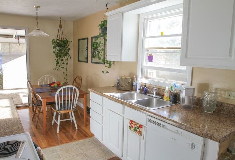 Общежитие Fairhaven Guesthouse