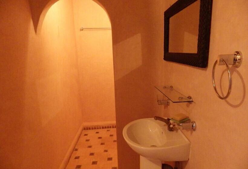 ユースホステル Jad Auberge