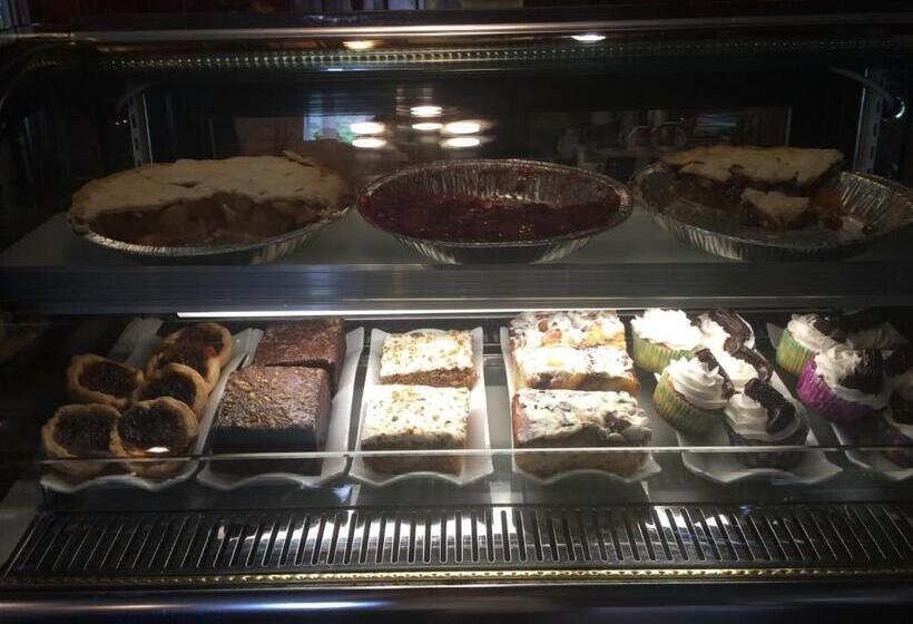 ユースホステル Old Towne Inne Chuckwagon Bar & Grill