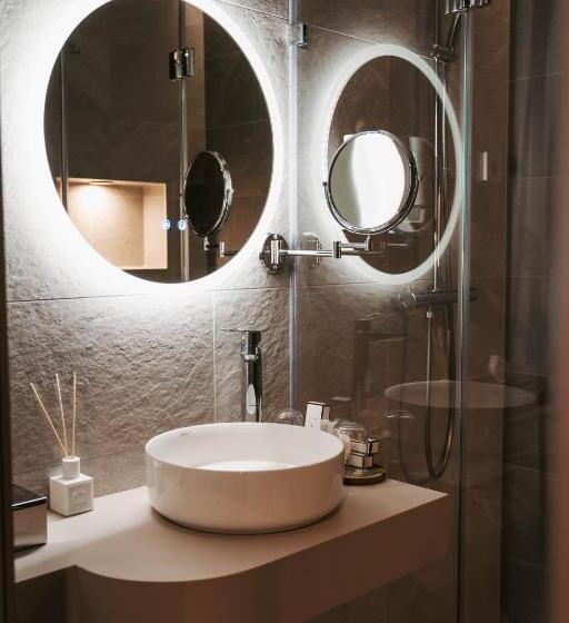 旅馆 Rókusfalvy Borhotel és Fogadó