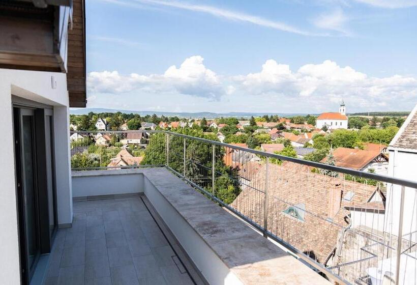 旅馆 Rókusfalvy Borhotel és Fogadó