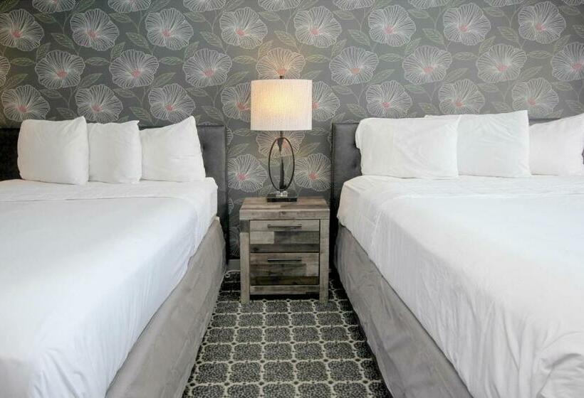 هتل Waikiki Village Retro