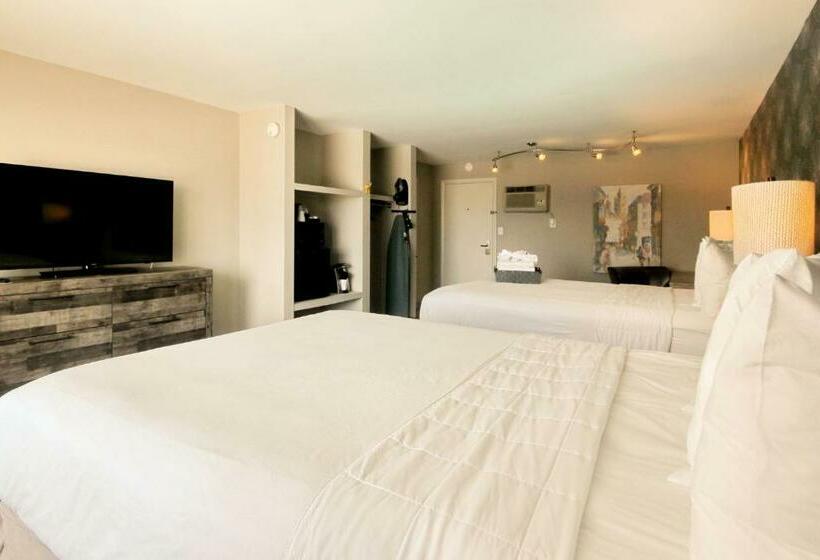 هتل Waikiki Village Retro