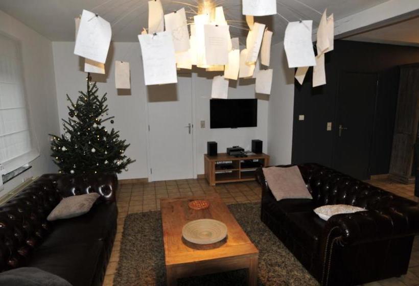 La Maison Des Artistes