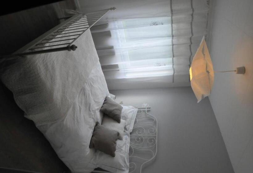 La Maison Des Artistes