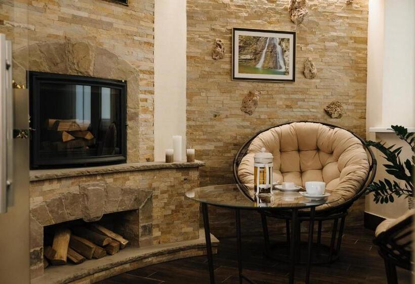 Marmaros Apart Hotel & Spa