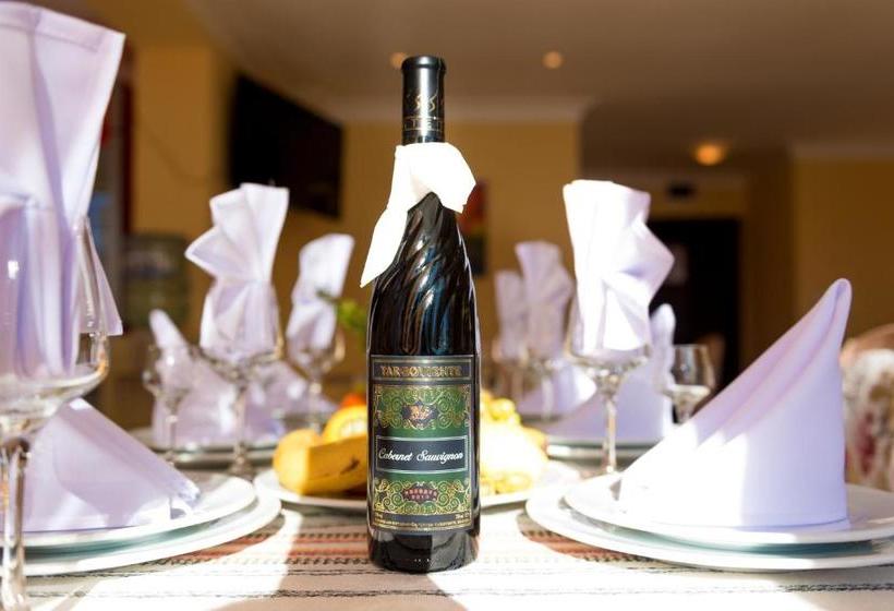 Mountain Lodge Apartments