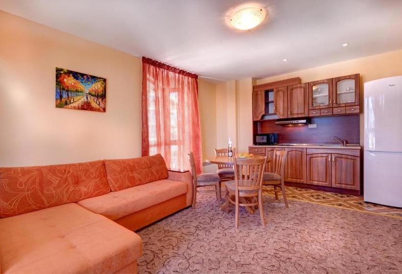 Mountain Lodge Apartments