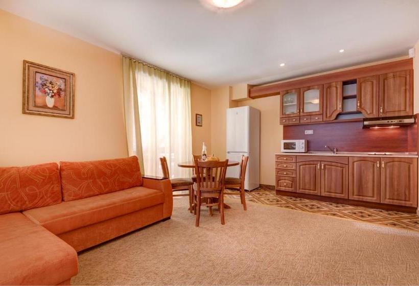 Mountain Lodge Apartments