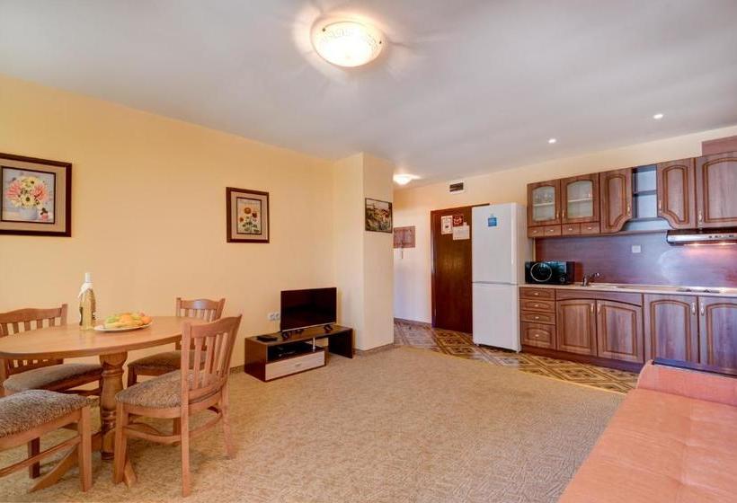 Mountain Lodge Apartments