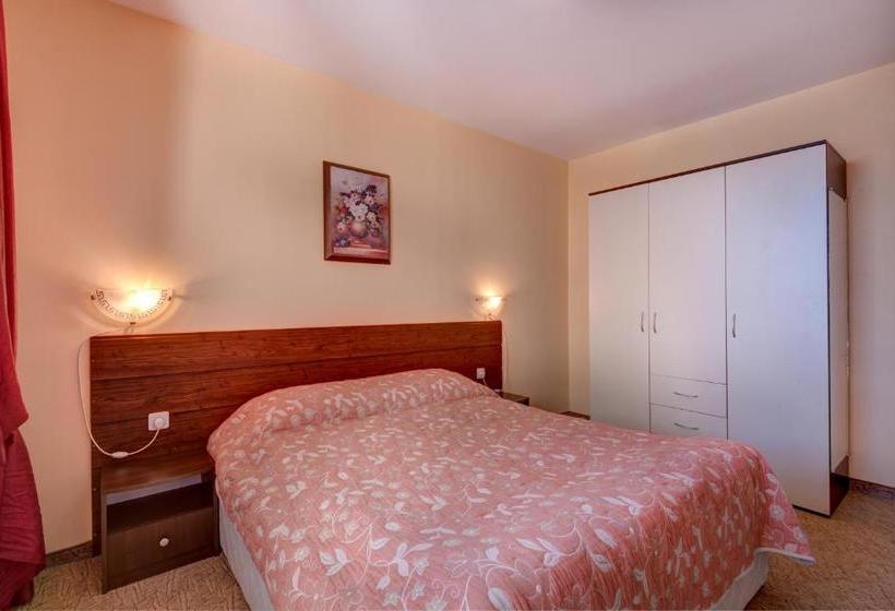 Mountain Lodge Apartments