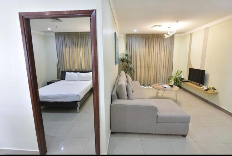 Noble Rose Apartment