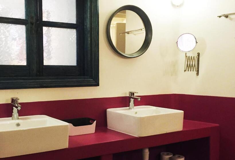 پانسیون Apokryfo Traditional Guesthouse