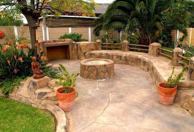 ペンション Balmoral Lodge