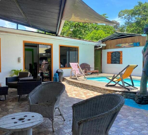 פנסיון Cabinas Cahuita