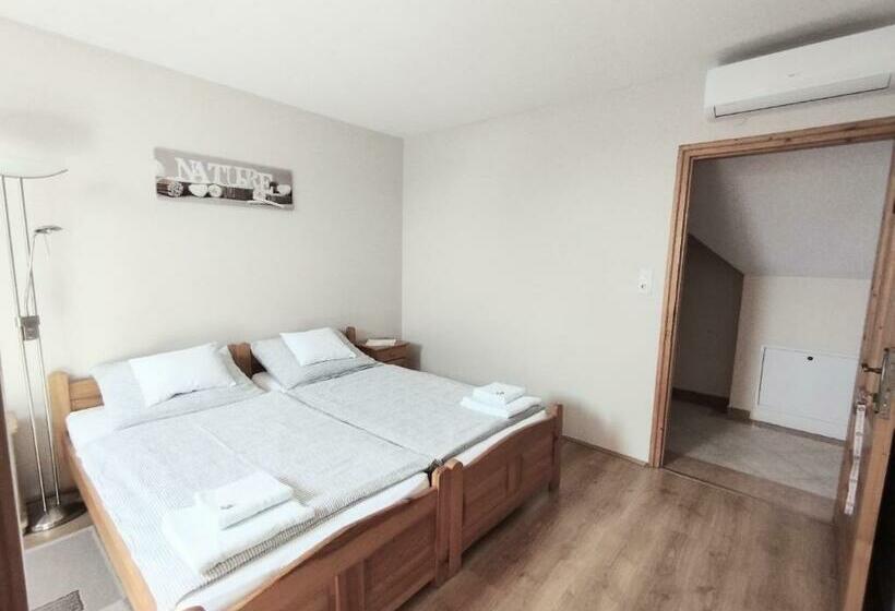 פנסיון Eckhardt Vendégház