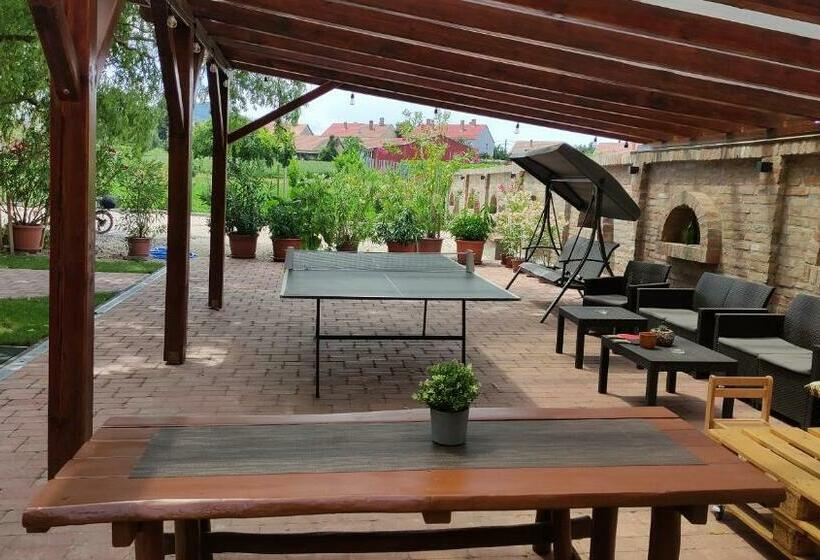 ペンション Eckhardt Vendégház