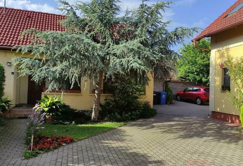 ペンション Eckhardt Vendégház