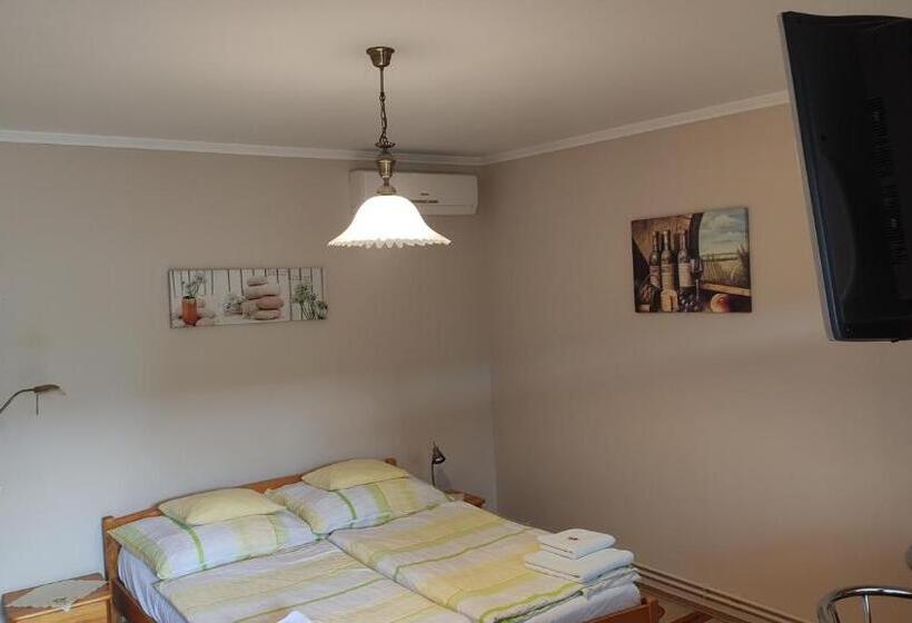 פנסיון Eckhardt Vendégház