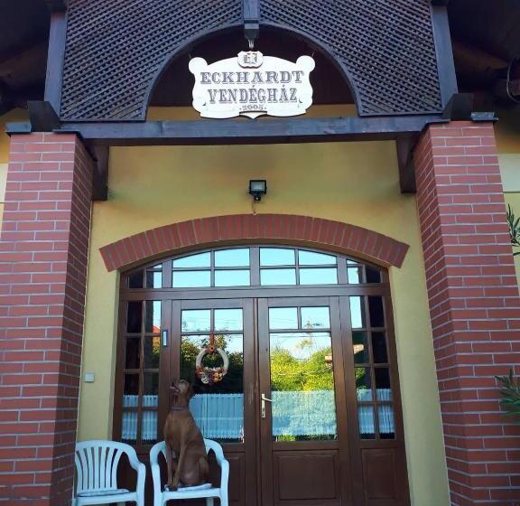 ペンション Eckhardt Vendégház