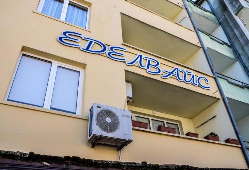 פנסיון Edelvais Guest House