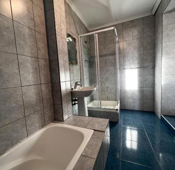 Пансион Goulden Street Guest House