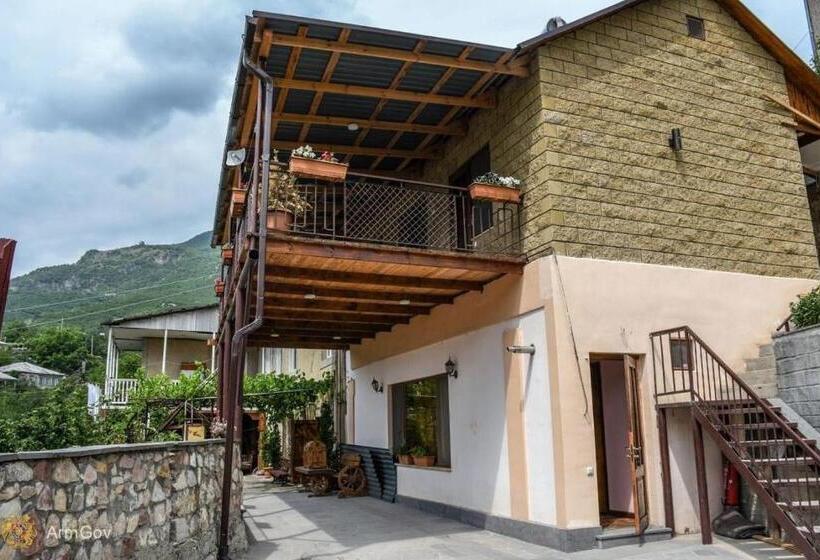 پانسیون Guest House Anahit Ijevan