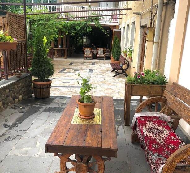 Пансион Guest House Anahit Ijevan