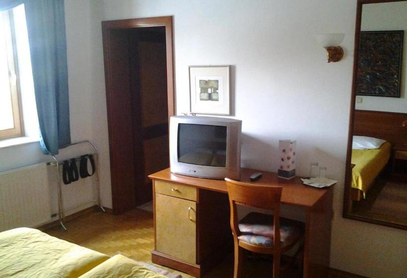 پانسیون Guest House Arvaj