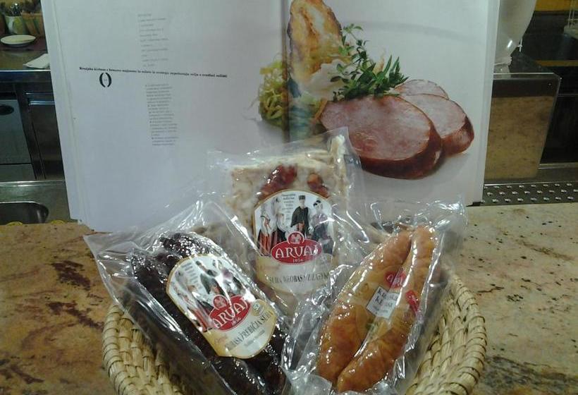 پانسیون Guest House Arvaj