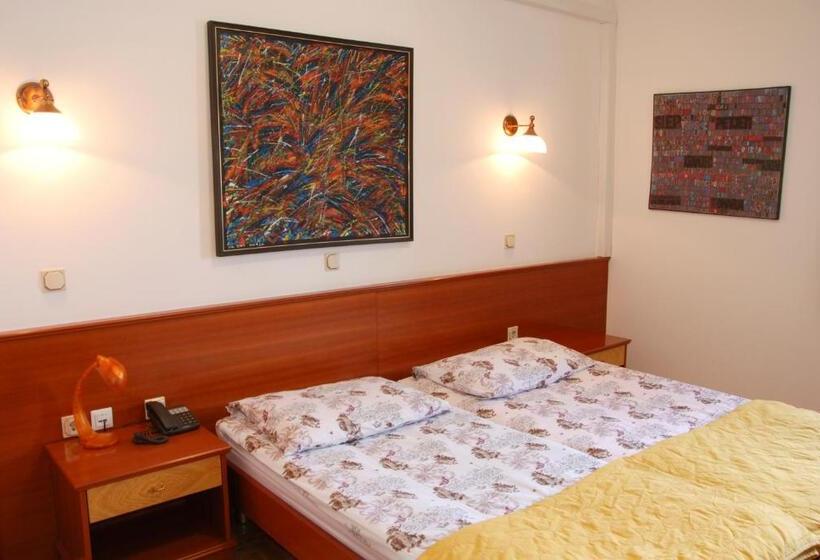 پانسیون Guest House Arvaj