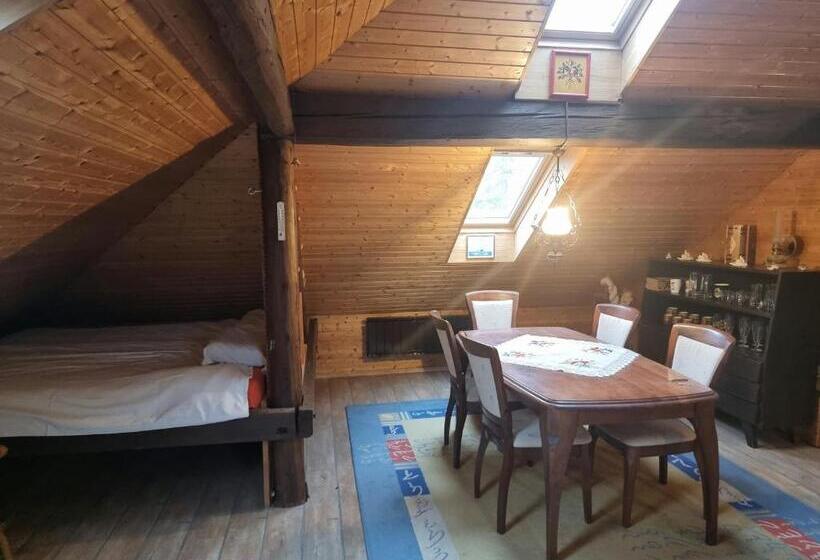 پانسیون Guest House Arvaj