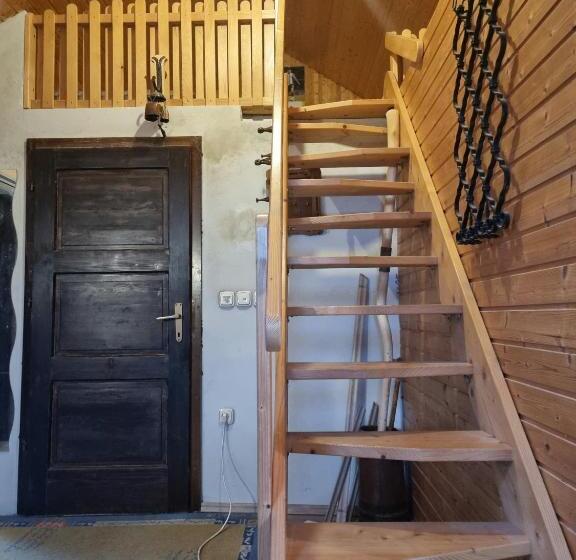 پانسیون Guest House Arvaj