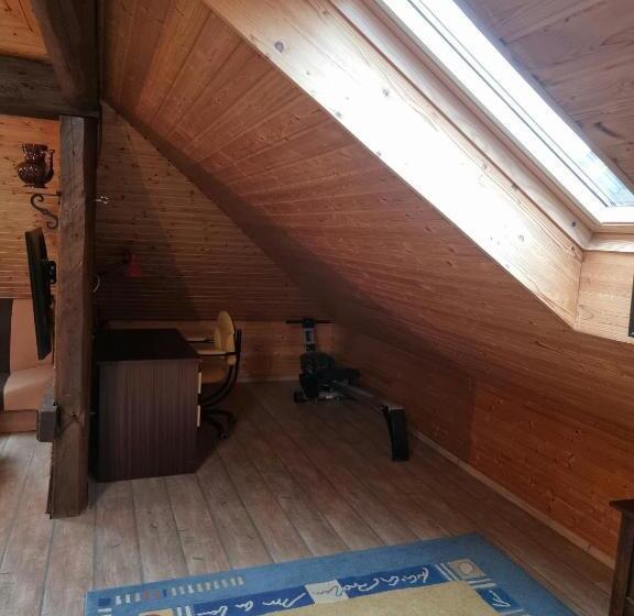 پانسیون Guest House Arvaj