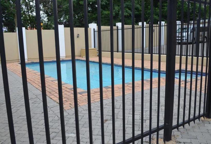 ペンション Henry George Guest House