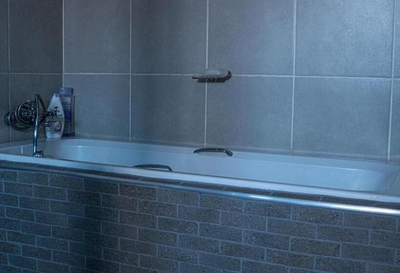 ペンション Henry George Guest House