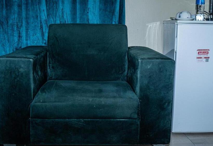 ペンション Henry George Guest House