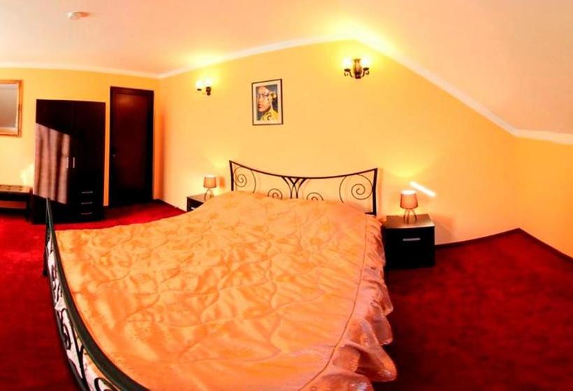 بنسيون La Storia Guest House