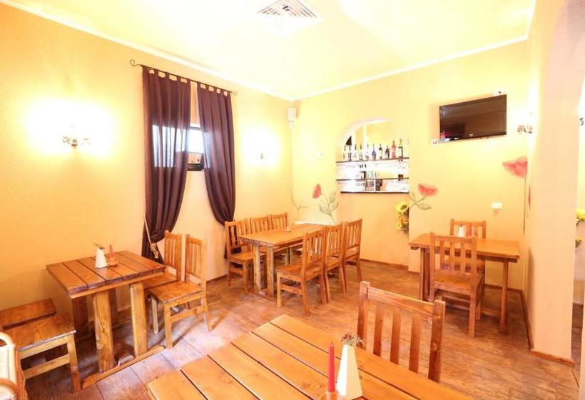 بنسيون La Storia Guest House