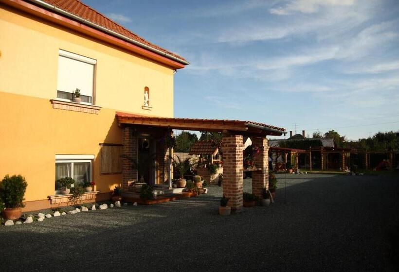 پانسیون La Villa Pergola