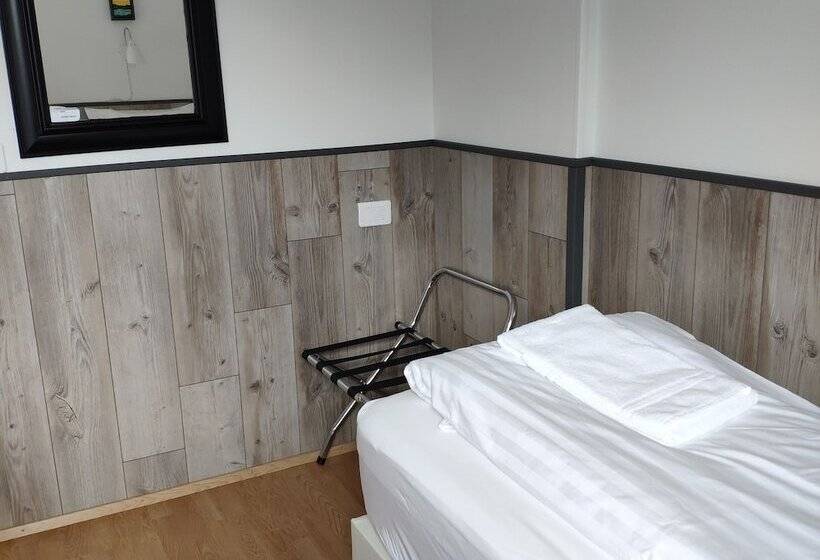 پانسیون Laugar Guesthouse