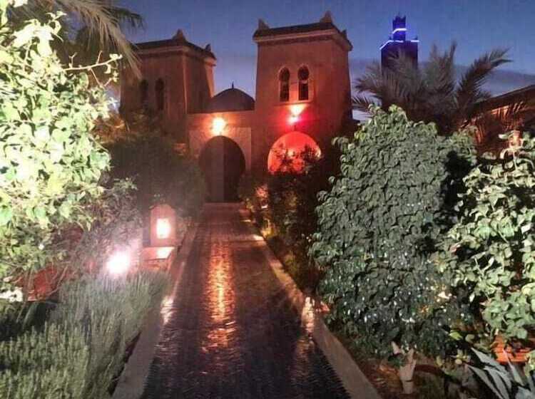 پانسیون Le Sauvage Noble