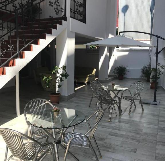 پانسیون Magnolia Guest House