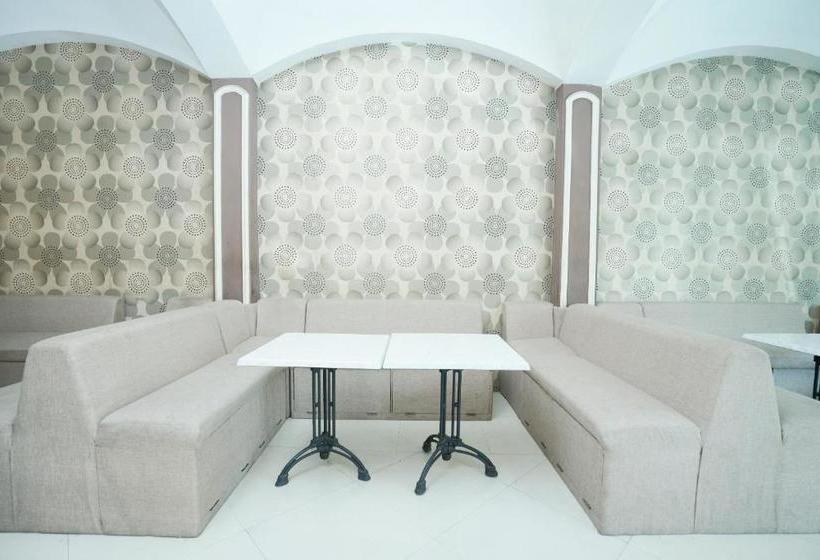 פנסיון Mojokerto Classic Homestay