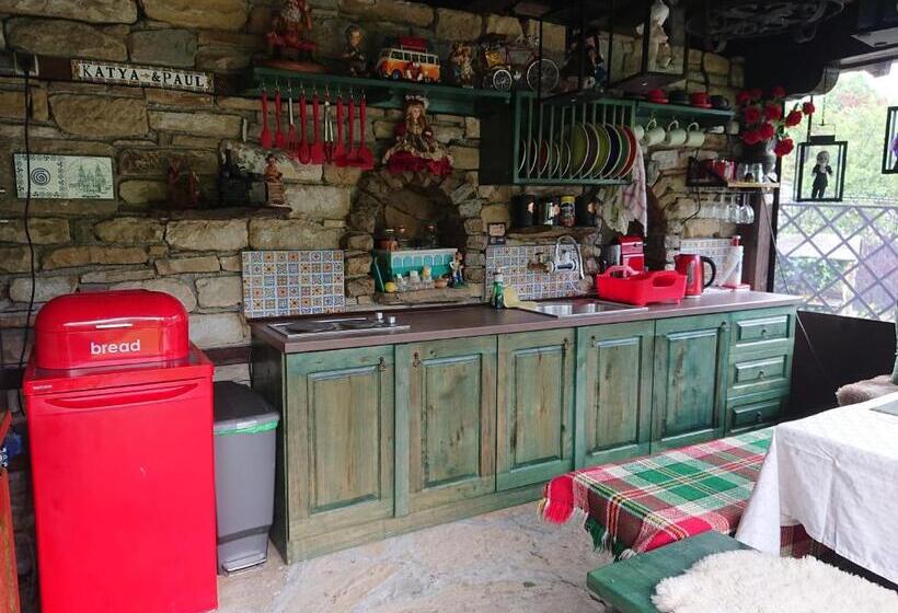 ペンション New Bakalov House