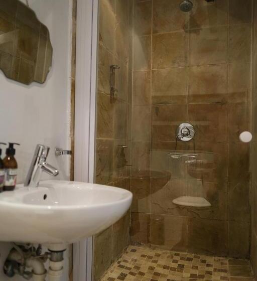 بنسيون Old Potters Inn