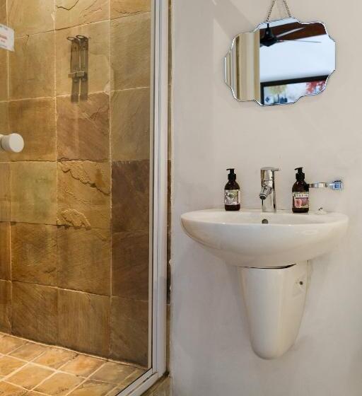 膳宿费 Old Potters Inn